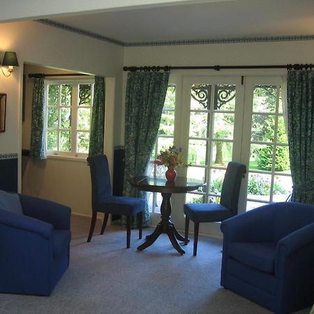 Trelawn Riverside Cottages Arthurs Point Room photo