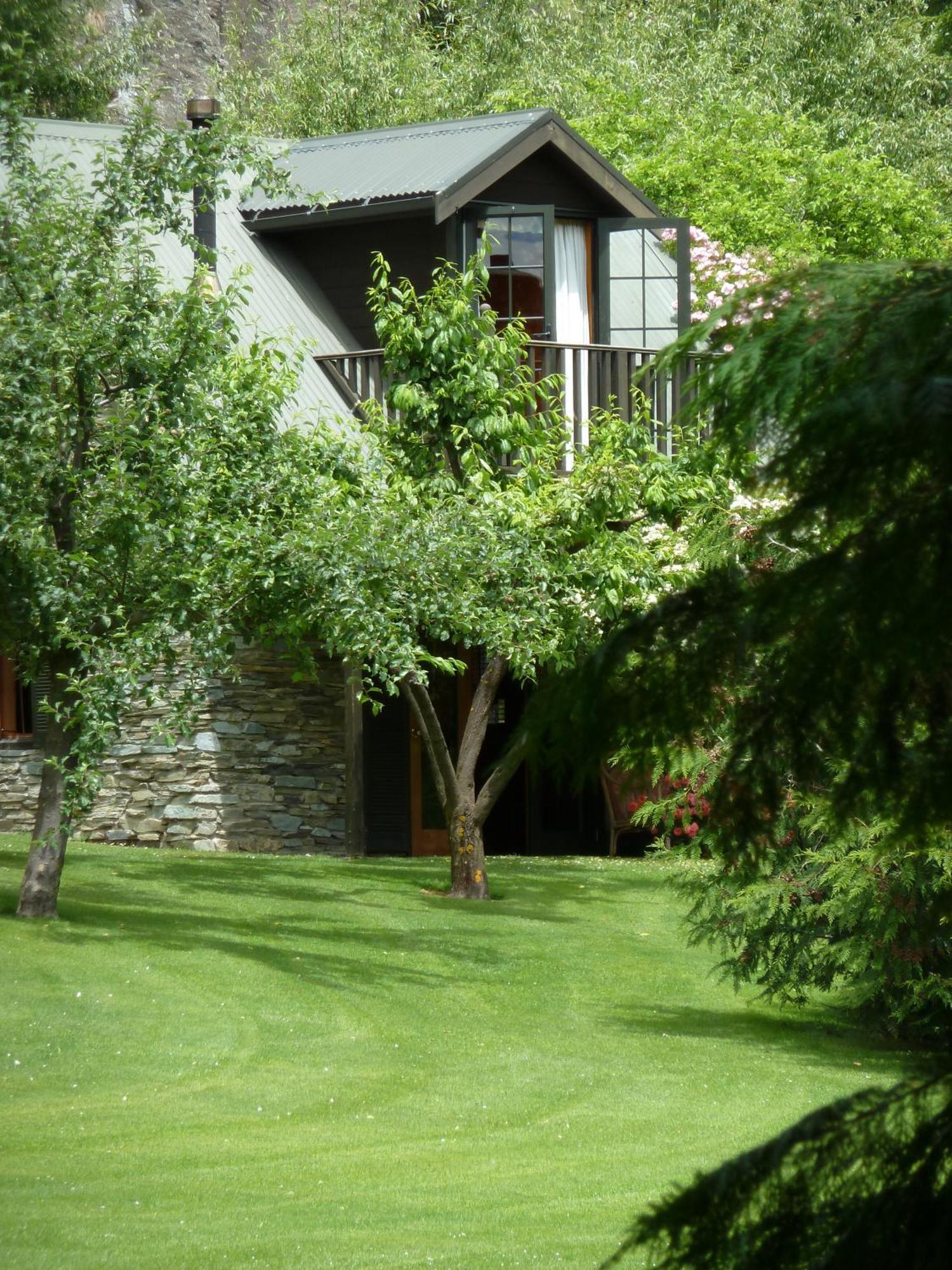 Trelawn Riverside Cottages Arthurs Point Exterior photo